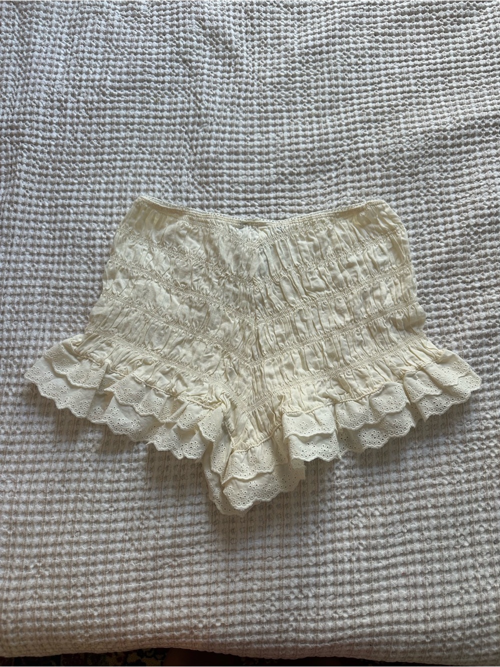 Cream Ruffle Lace Tiered Bloomer Shorts - Picture 3 of 4